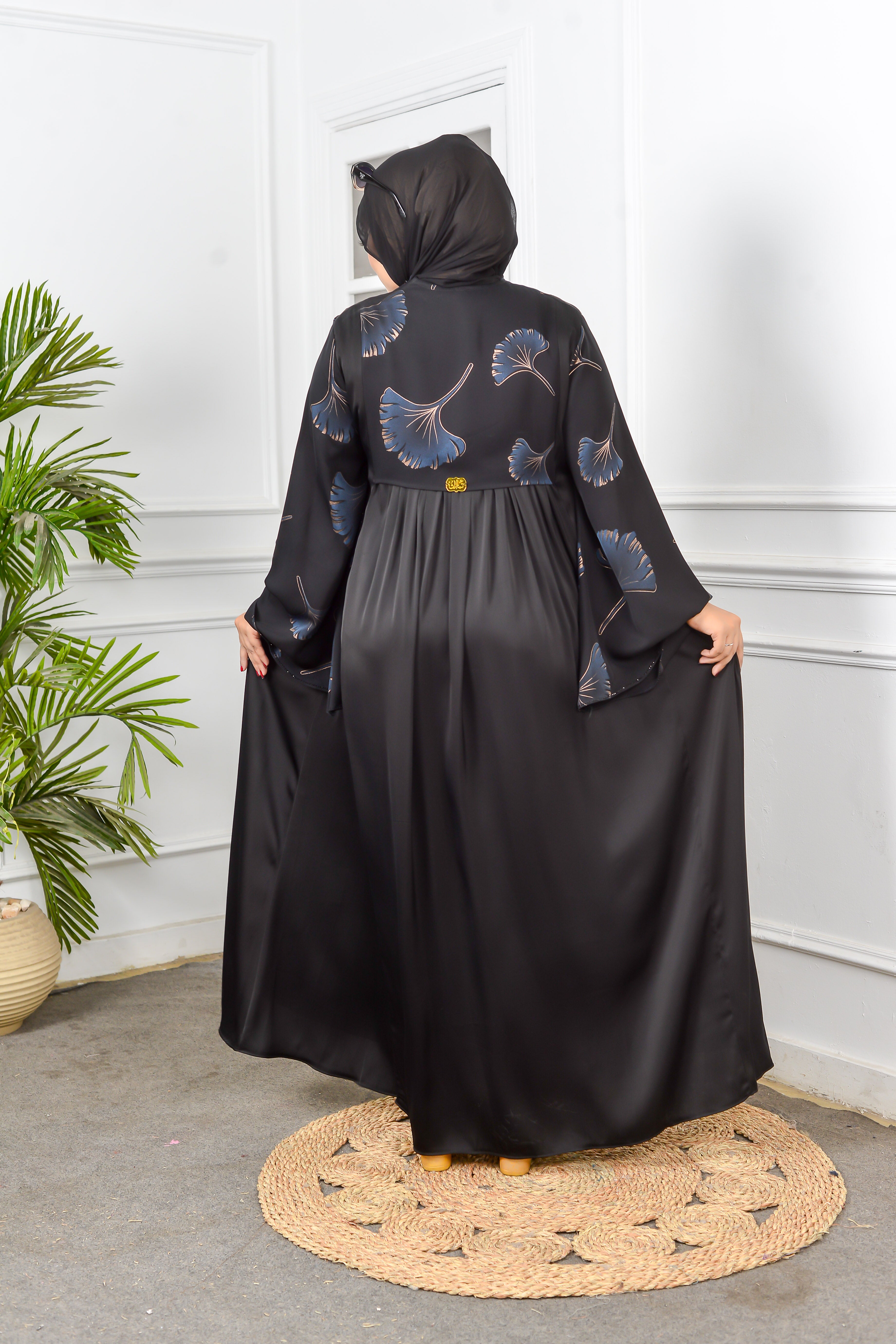 ABAYA WITH BLUE ROSES